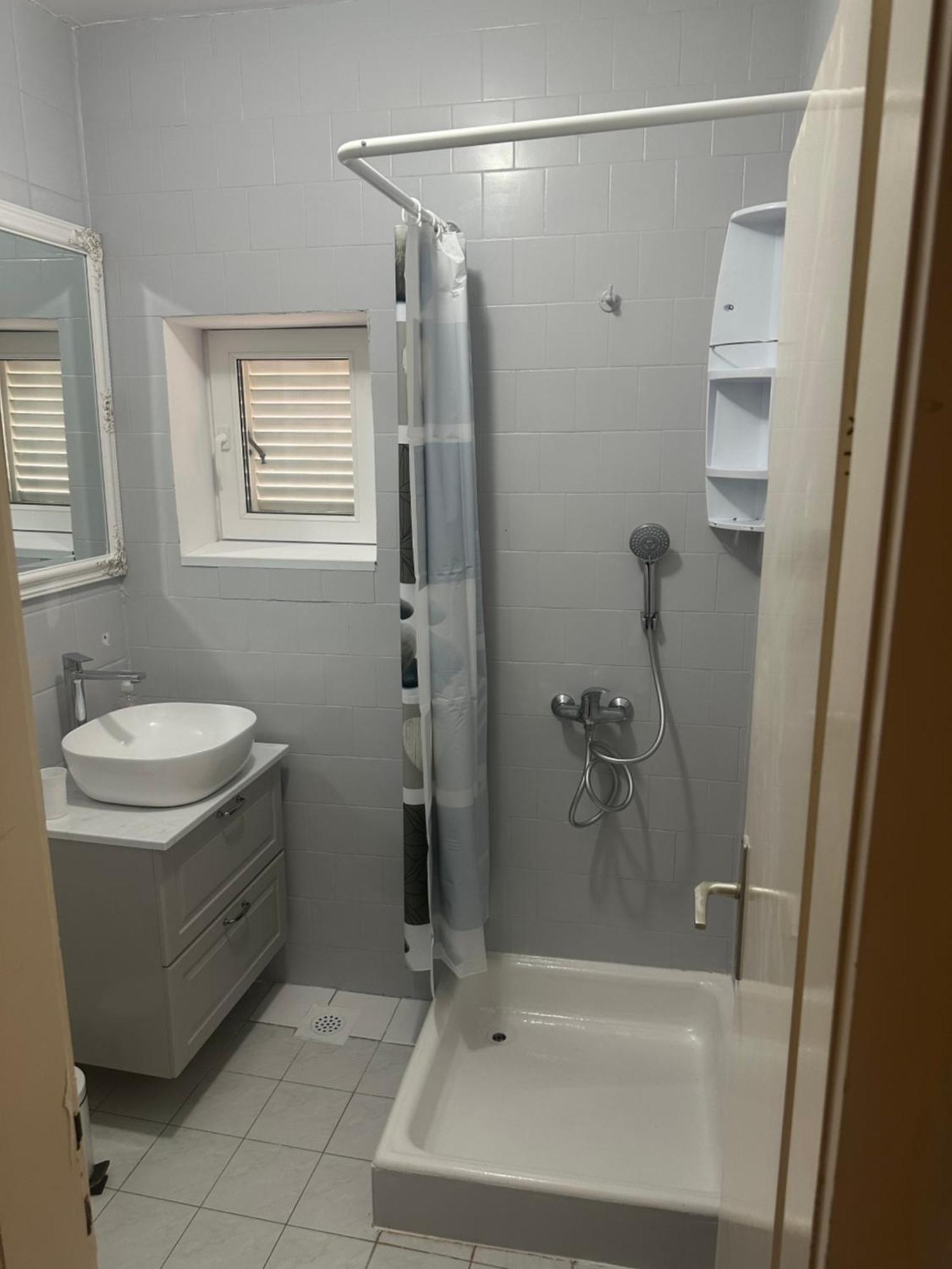 Apartmani Mira 보디체 외부 사진
